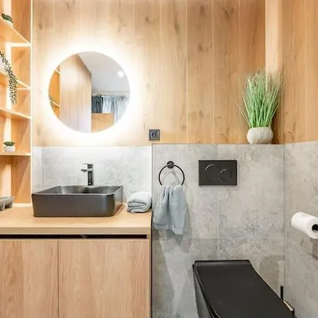 アパート V Centre Timonova